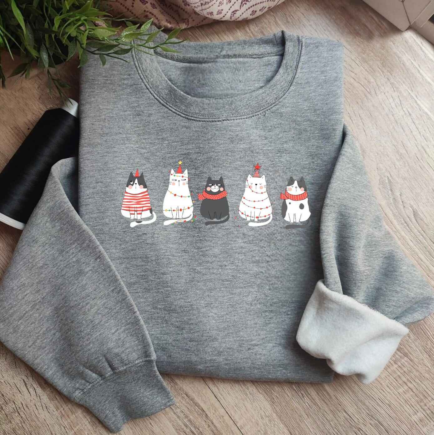 Christmas cat sweater with cute festive design, various colors available
