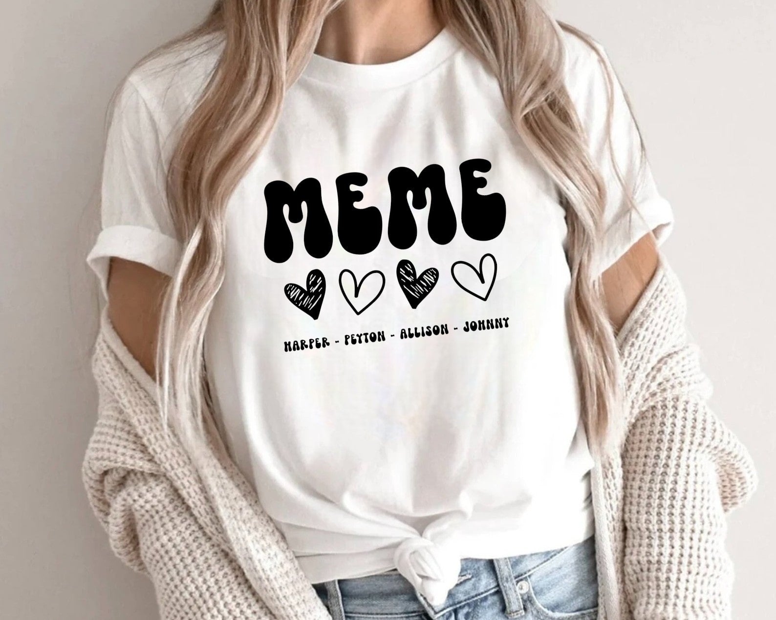 Personalized "Meme" t-shirt with custom names and heart motifs