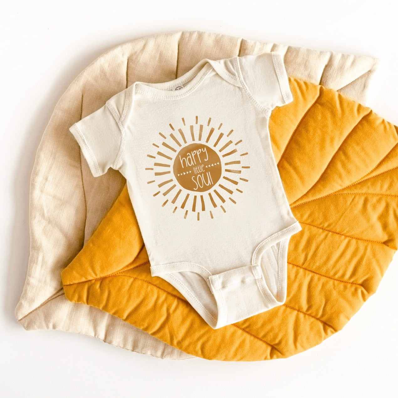 Happy little soul onesie in neutral color for newborns