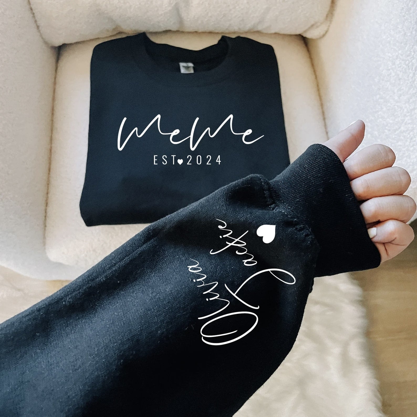 MeMe EST 2024 Sweatshirt with Heart Design Black