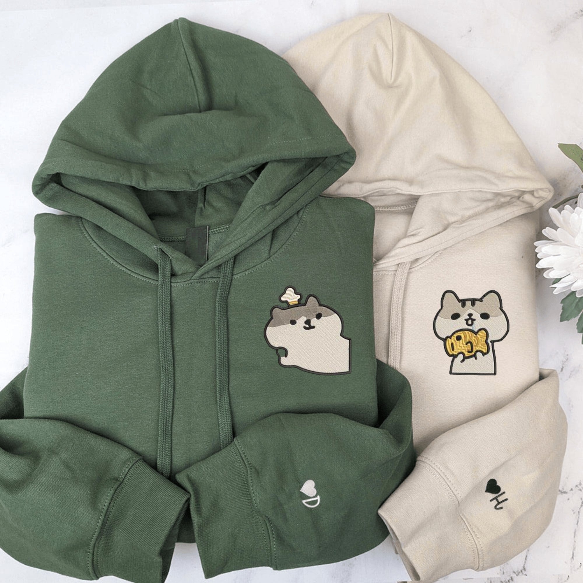 Kawaii cat couple matching hoodies green and beige.