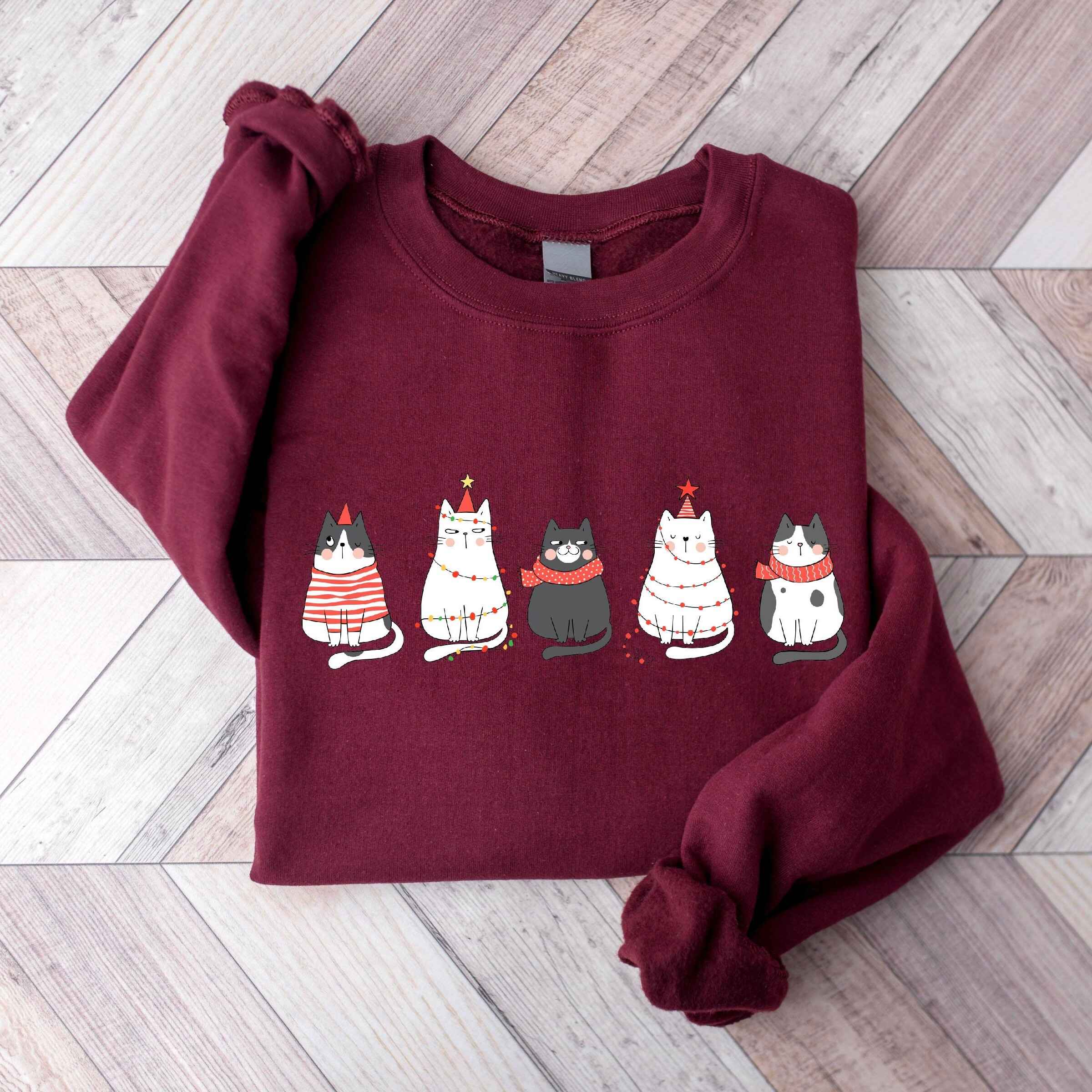 Christmas Cat Print Sweatshirt – Personalized Holiday Gifts For Friends And Family