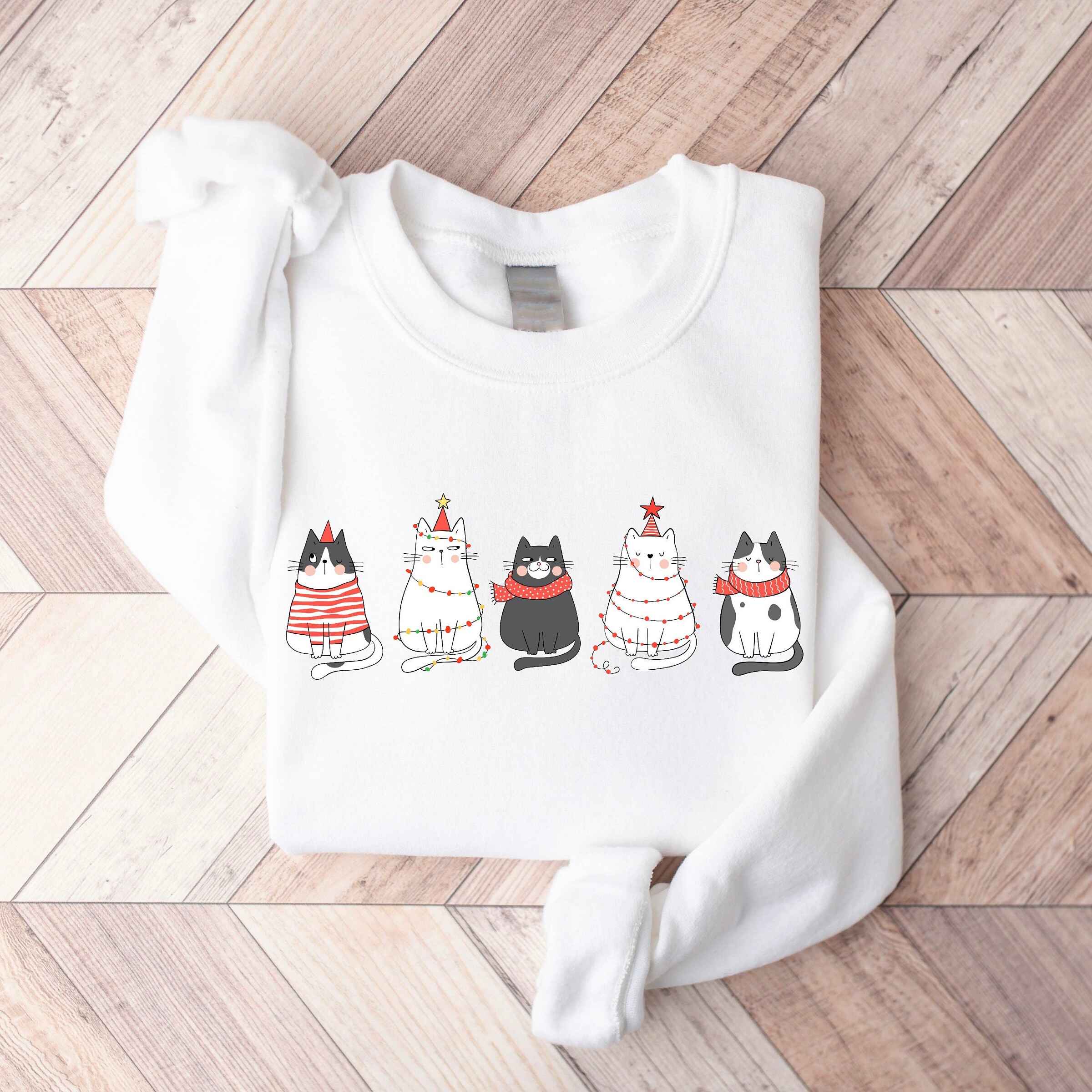 Christmas Cat Print Sweatshirt – Personalized Holiday Gifts For Friends And Family